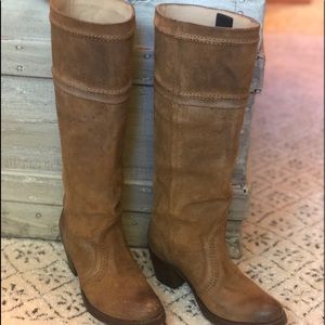 Frye Boots Distressed women brown size 6.5